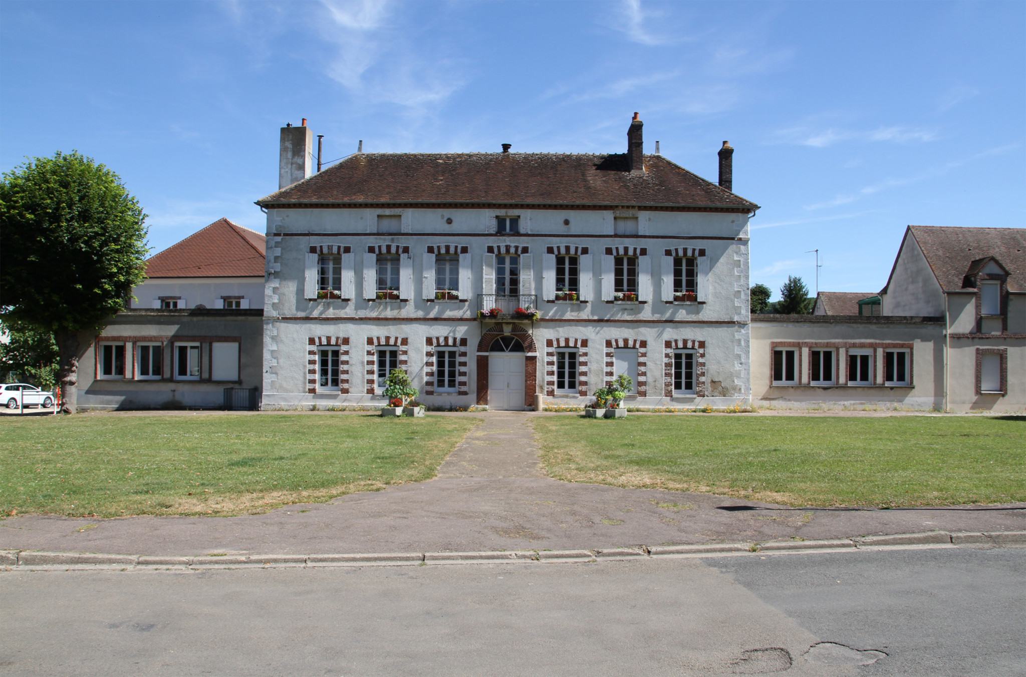 Véron (89) - Salle des fêtes