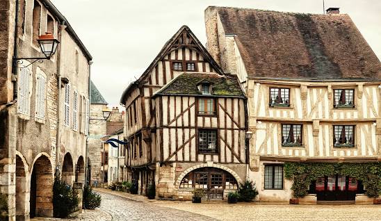 Noyers-sur-Serein (89) - Salle François Chanut